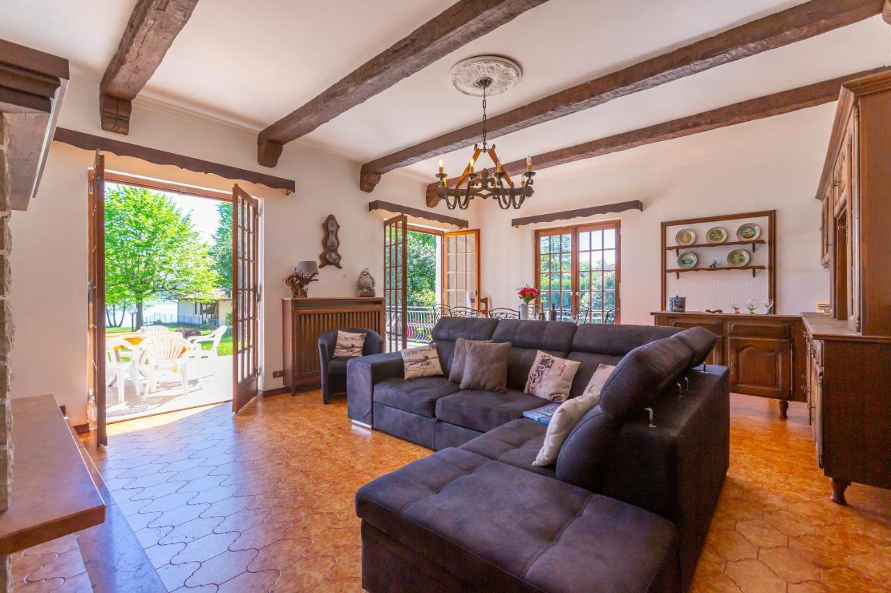Villa Martine Au Bord Du Lac - Happy Rentals Cadrezzate Dış mekan fotoğraf